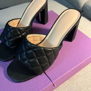 The Drop  Black Quilted sandals with great heel!